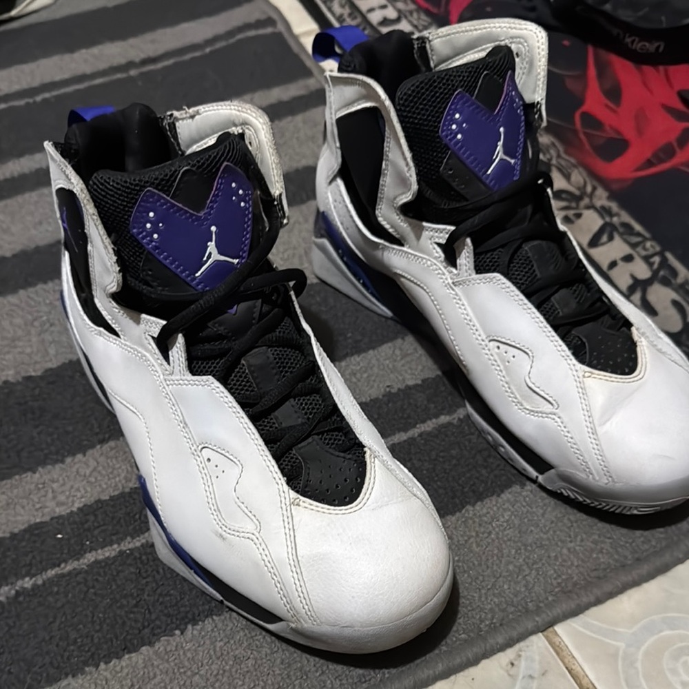 Jordan True Flights 

White and Purple High-Top Sneakers
Size 9